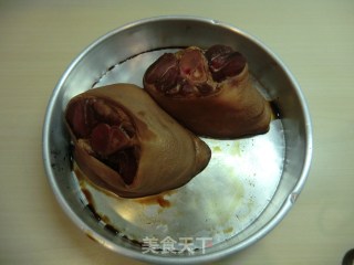 冰糖圆蹄的做法步骤：2