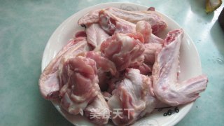 红烧鸭翅的做法步骤：1