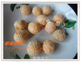 草莓冰淇淋粉味————红豆沙空心芝麻球的做法步骤：6