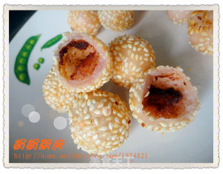 草莓冰淇淋粉味————红豆沙空心芝麻球的做法步骤：9