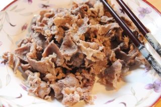 牛肉饭的做法步骤：1