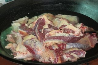 溜达烂牛肉的做法步骤：1