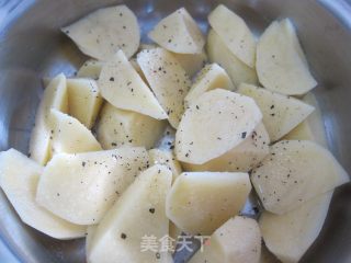 【黑椒马铃薯】街边小吃家里做的做法步骤：2