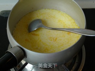 【三色冰激凌】夏日里一道靓丽的冰爽风的做法步骤：2