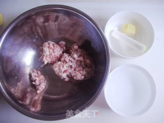第一次包包子——鲜肉包的做法步骤：1