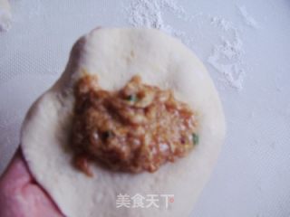第一次包包子——鲜肉包的做法步骤：7