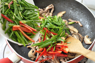 肉丝韭菜苔的做法步骤：9