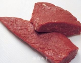 土豆胡萝卜烧牛肉的做法步骤：1