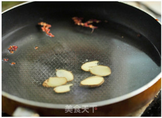 清水鱿鱼的做法步骤：2