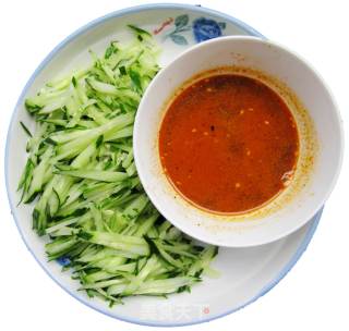 麻酱凉面的做法步骤：1