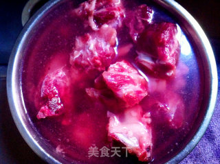 原汁蒜香排骨的做法步骤：1