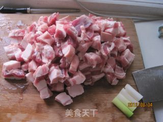家庭快手红烧肉的做法步骤：1