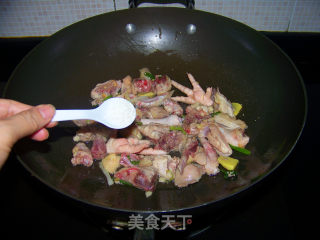腐乳鸡煲的做法步骤：6