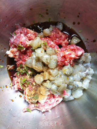 韭菜鲜虾肉煎包的做法步骤：2