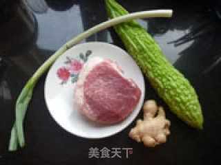 苦瓜酿的做法步骤：1