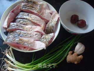 梅子蒸鱼腩的做法步骤：1