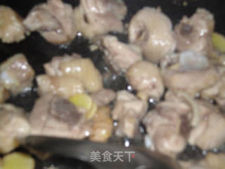 板栗烧鸡的做法步骤：4