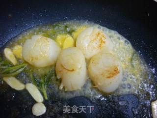 迷迭香乳蛋鲜贝的做法步骤：7