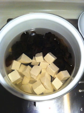 零厨艺快手汤——【木耳豆腐汤】的做法步骤：4
