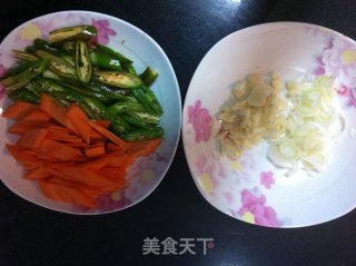 牛肉炒尖椒的做法步骤：3