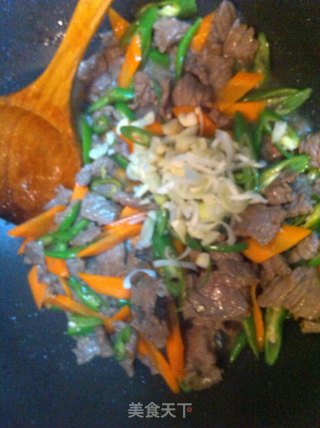 牛肉炒尖椒的做法步骤：6