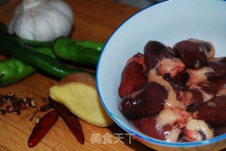 香辣鸡心的做法步骤：1