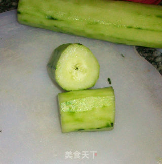 鲜虾黄瓜盅的做法步骤：3