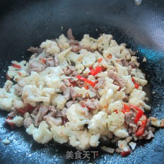 花菜炒肉的做法步骤：7