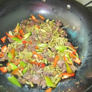 酸辣鸭胗的做法步骤：7