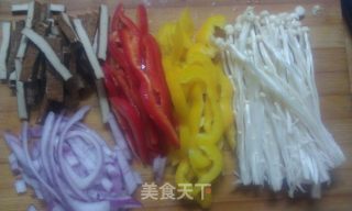 双紫争艳蛋皮饭卷——紫苏系列3的做法步骤：5