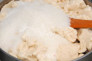五色桃山红豆馅月饼的做法步骤：4