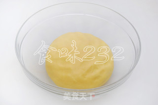 五色桃山红豆馅月饼的做法步骤：12