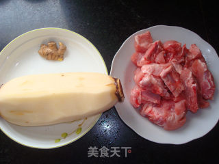 莲藕排骨汤的做法步骤：2