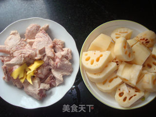 莲藕排骨汤的做法步骤：5