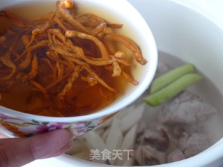【虫草花山药大骨汤】性平味甘好补品的做法步骤：6
