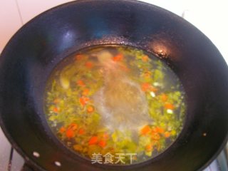 三椒酸汤浸肥牛的做法步骤：10