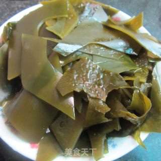 高汤焖海带的做法步骤：1