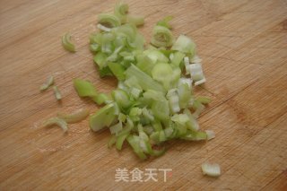鲜味十足【蚝油海米烧冬瓜】的做法步骤：2