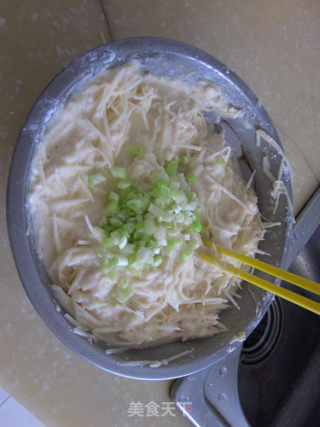 土豆饼的做法步骤：4