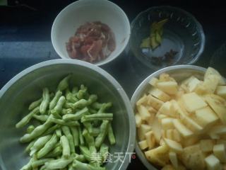 经典菜——土豆炖芸豆的做法步骤：1