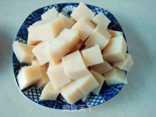西红柿炒凉粉的做法步骤：1