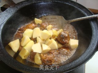 土豆烧鸡块的做法步骤：7