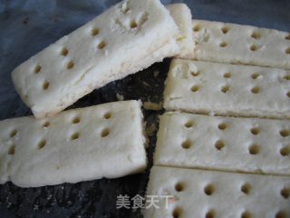 自制入口即化的小饼干——苏格兰传统黄油饼干的做法步骤：7