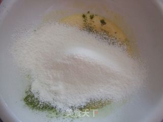 电饭煲抹茶蛋糕的做法步骤：4