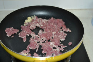 超下饭菜——黑木耳酸笋炒肉丝的做法步骤：4