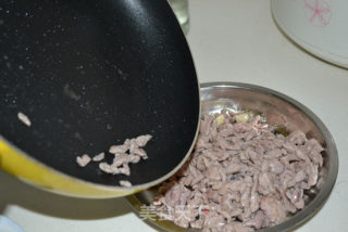 超下饭菜——黑木耳酸笋炒肉丝的做法步骤：5