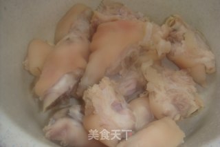 无肉不欢，贴秋膘-【秘制柠檬烧猪蹄】的做法步骤：1