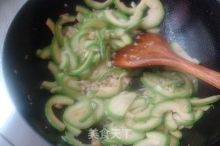杀菌降压养生菜-【蒜蓉西葫芦】的做法步骤：8