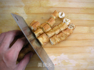老油条炒丝瓜的做法步骤：2