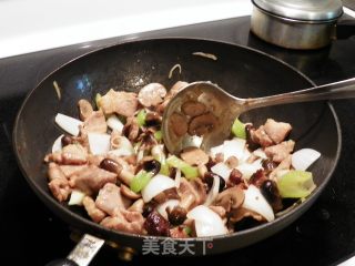 三菇小炒肉的做法步骤：8